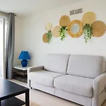 Apartment Elegant Avec Vue Tour Eiffel & Parking Prive Chatillon (Hauts-de-Seine)